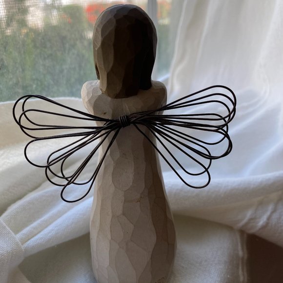 WILLOW TREE "Sign of Love" Figurine 2003 by Susan Lordi 5 1/2" Tall (5oz) - Picture 6 of 6